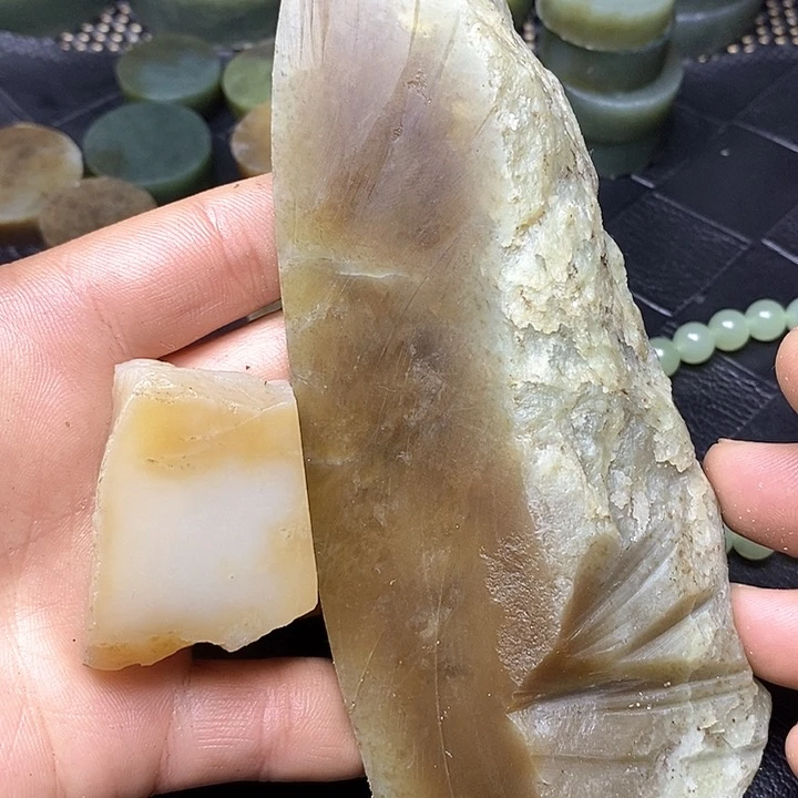 和田玉毛料未镶嵌