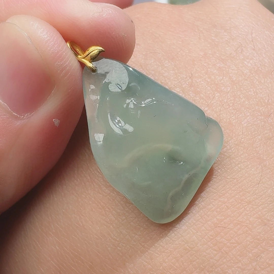 翡翠颈饰18K金镶嵌天然缅甸翡翠A货随形吊坠
