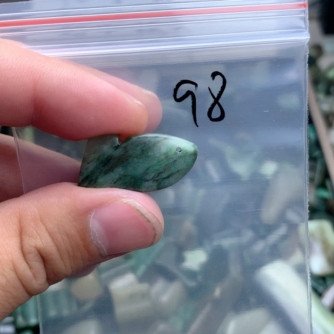 独山玉未镶嵌珠宝半成品