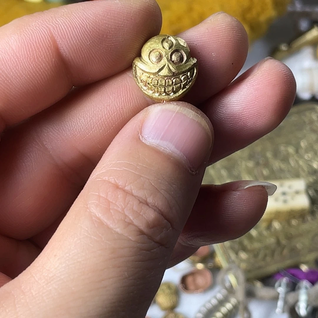 骷髅铜鎏金手工錾刻