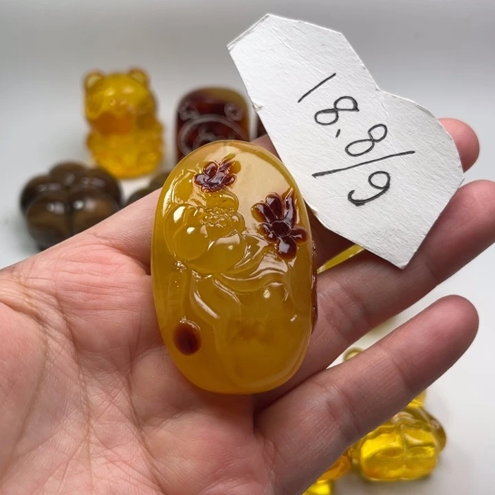 琥珀颈饰未镶嵌琥珀蜜蜡