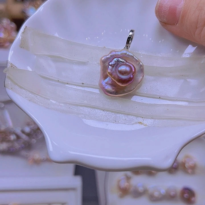 淡水珍珠颈饰合金