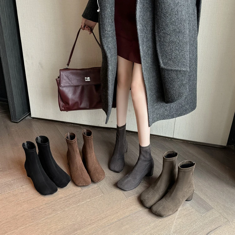 巨好看小短靴2025冬季新款短筒女靴子百搭瘦瘦靴粗跟马丁靴弹力靴