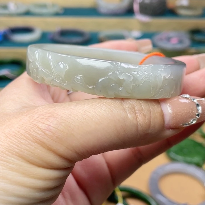 和田玉手镯58圈口   编号118贵妃镯未镶嵌