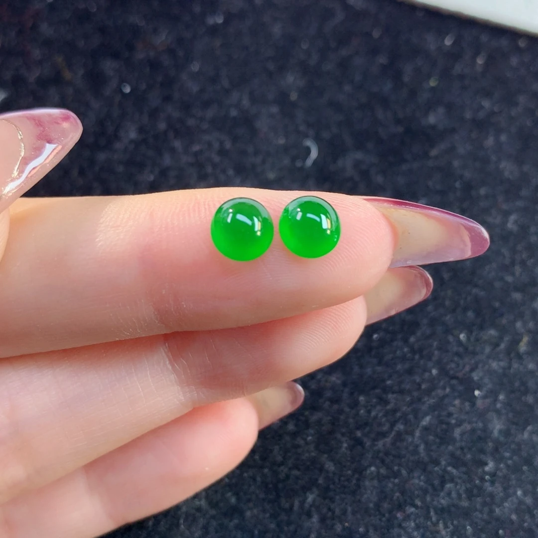 翡翠配石5.68-3.71一对