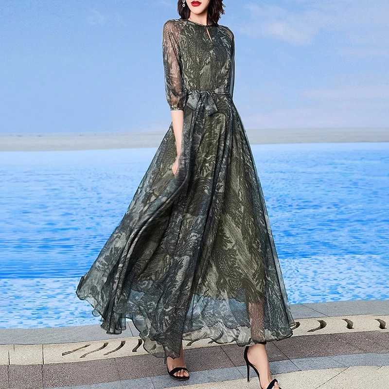 2025夏季新款高端时尚妈妈减龄真丝桑蚕丝连衣裙收腰沙滩度假长裙