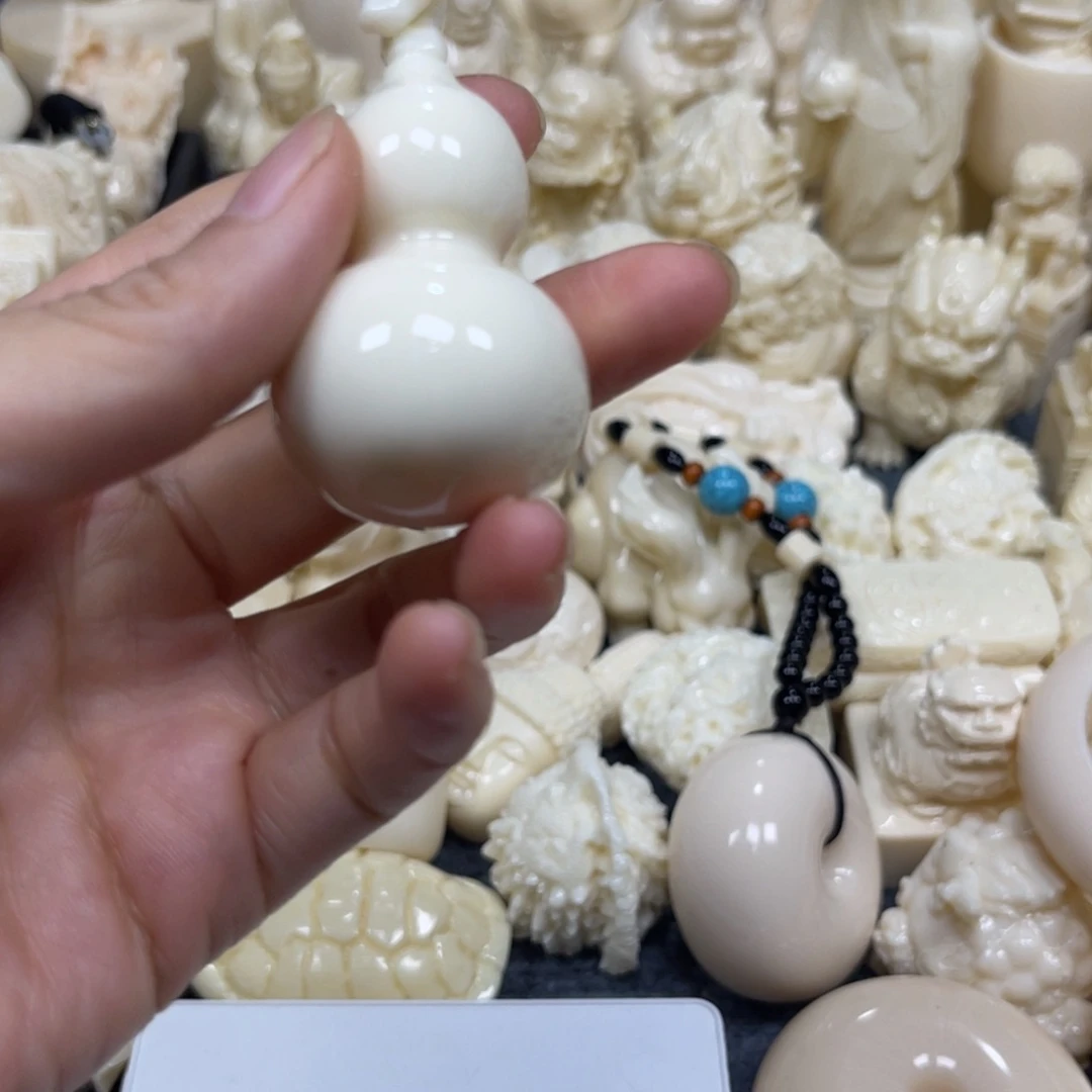 用***9猛犸象牙把件素葫芦