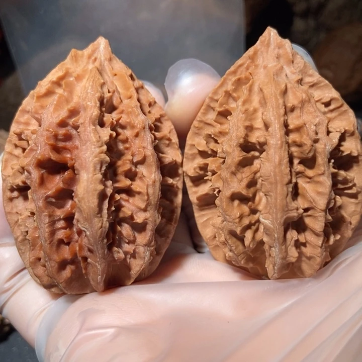 文玩核桃把件东北楸子小雪86瑕疵