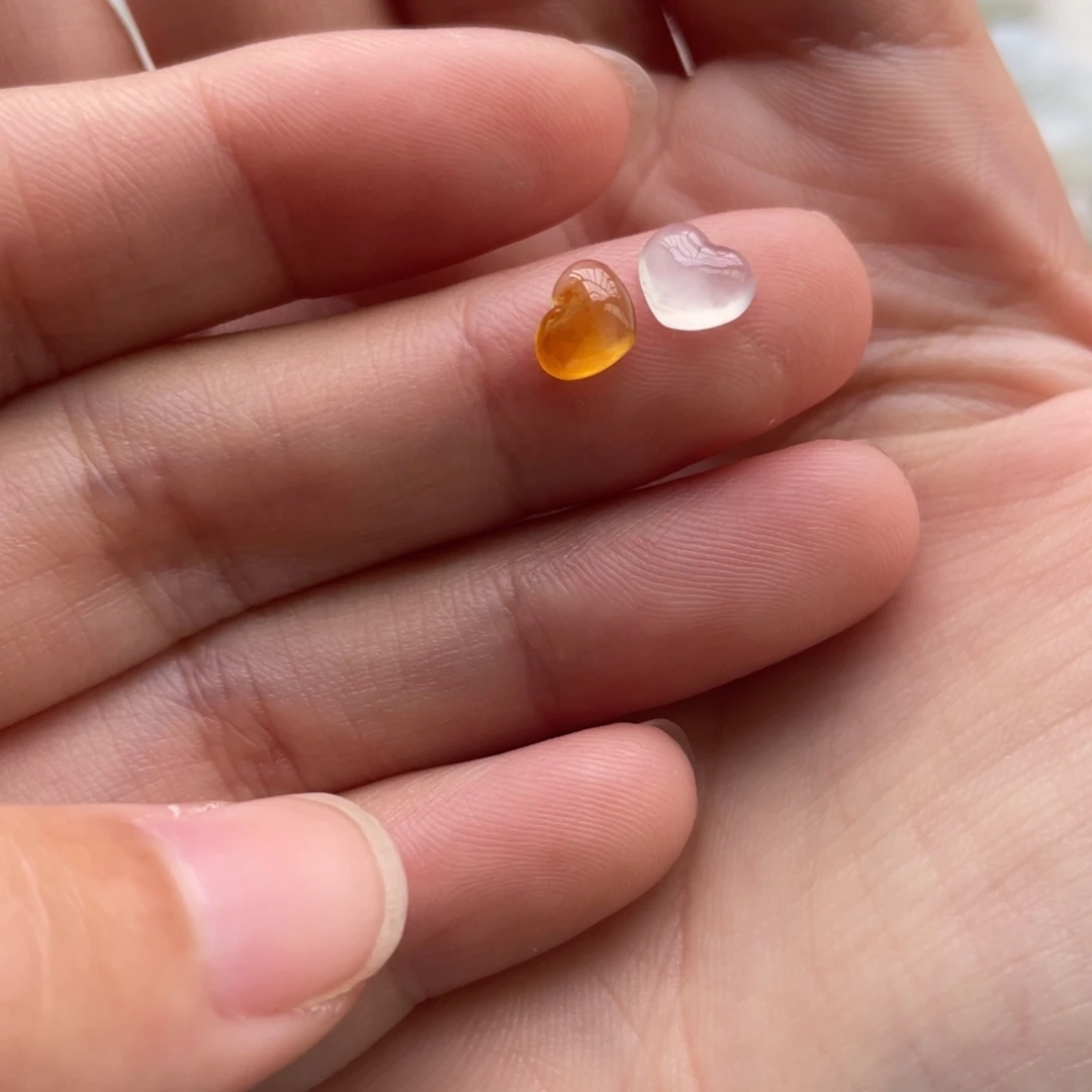 不****翡翠未镶嵌颈饰爱心