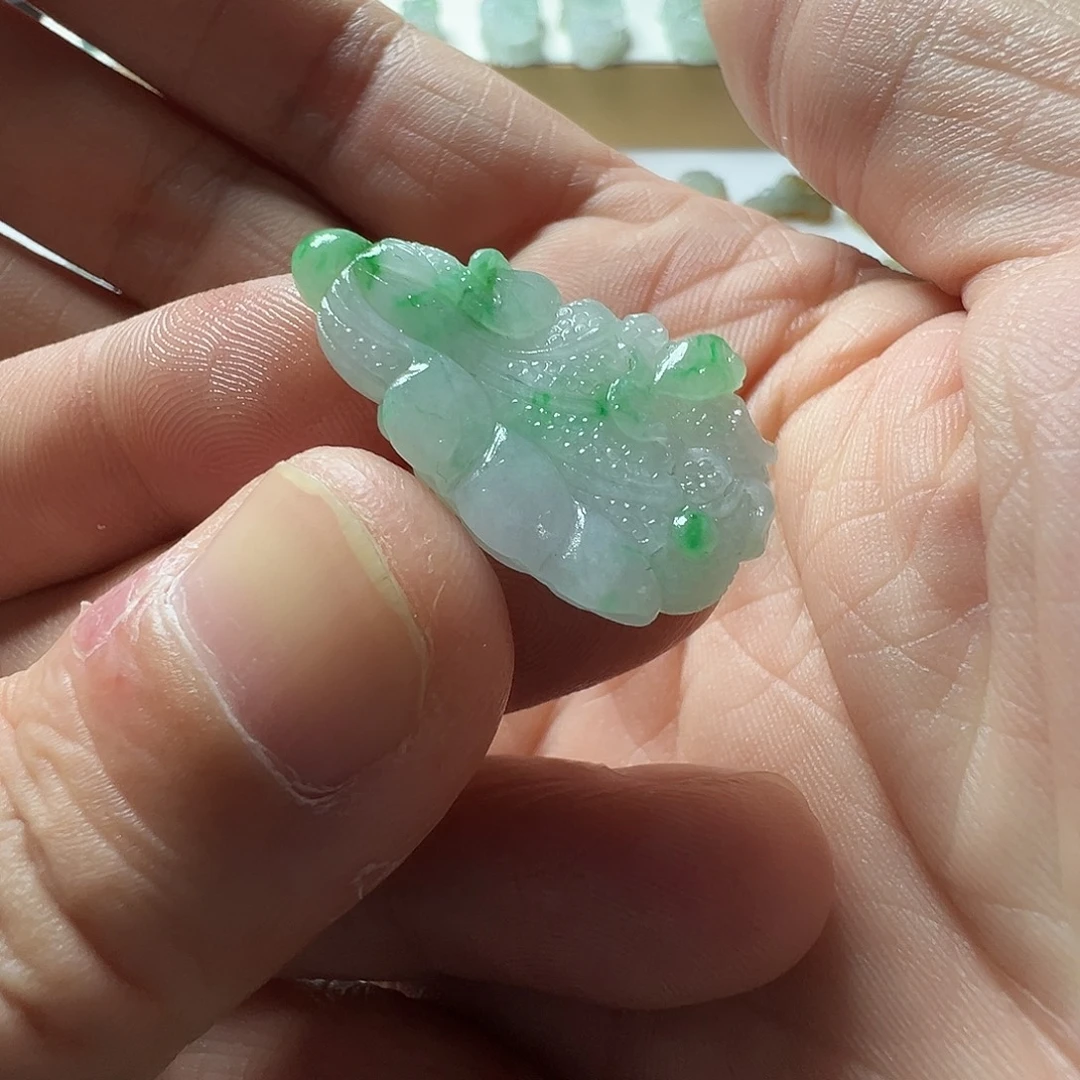 定制翡翠未镶嵌白菜