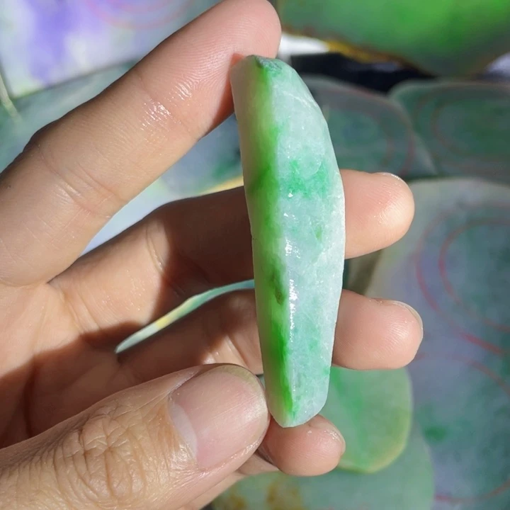 翡翠未镶嵌挂件片料