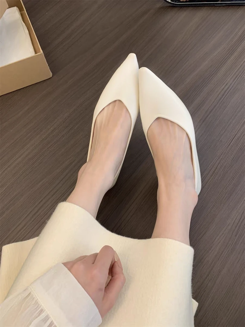W7187-1极简风平跟吸汗尖头浅口单鞋温柔休闲风