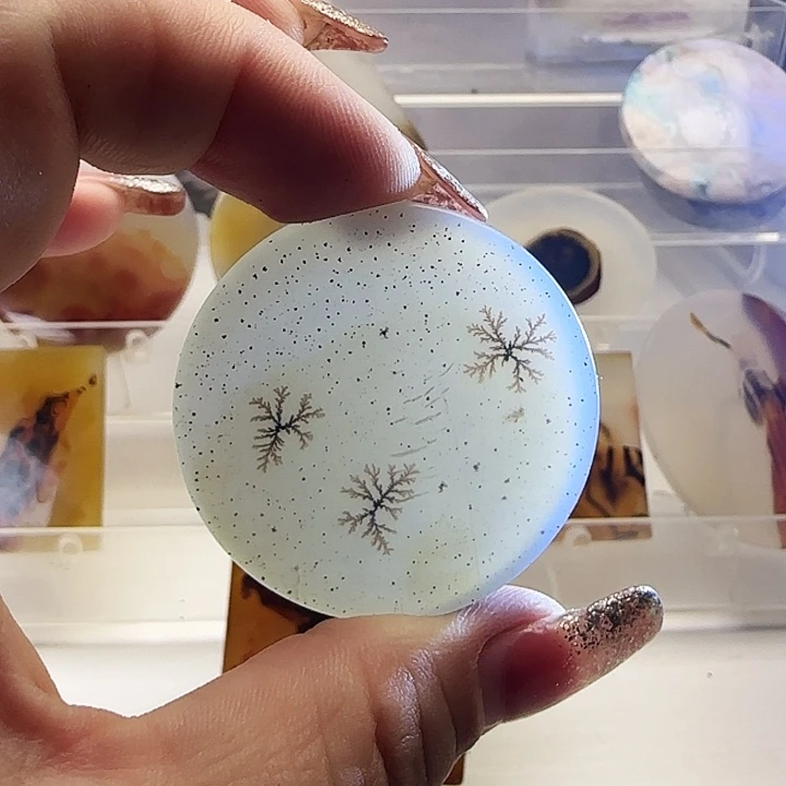 玛瑙/玉髓未镶嵌珠宝奇石