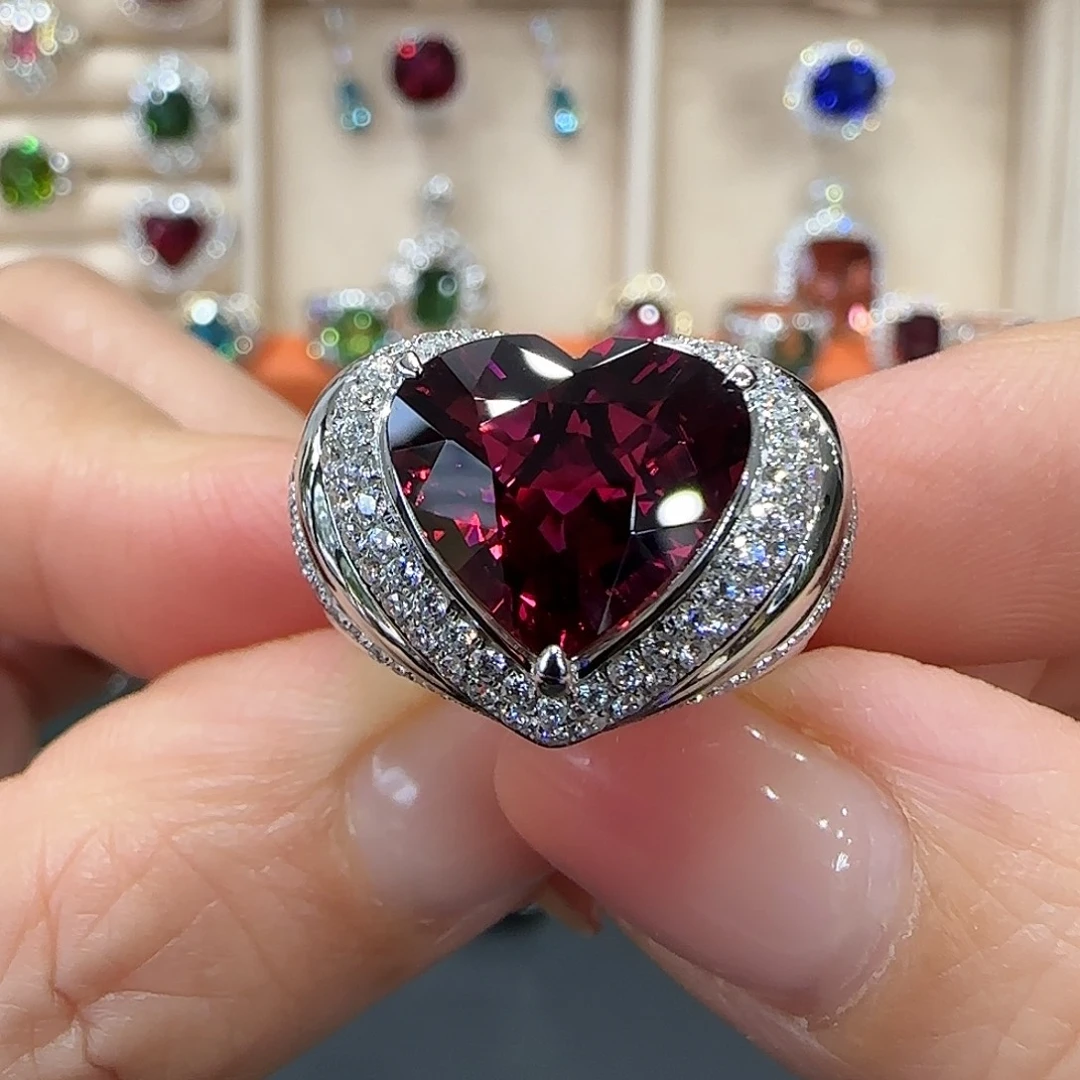 18K金镶嵌碧玺戒指5.38ct