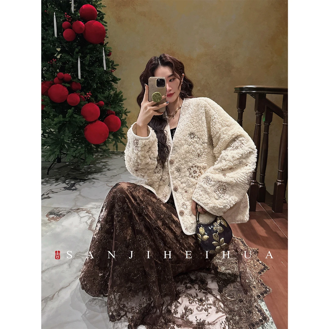 三吉黑花【绥香】国风珠片绣秋冬羊羔毛绒外套女新中式2025超火厚