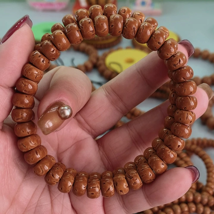 桃核手串老型（轻微色差）96