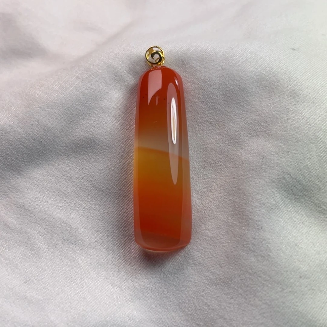 南红玛瑙18K金镶嵌原矿无胶保山南红滴水洞无事牌