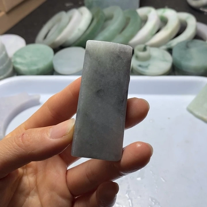 翡翠裸石翡翠边角料