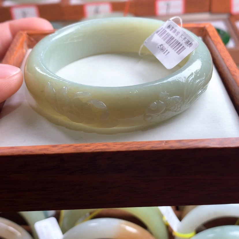 【闪购商品】和田玉手镯未镶嵌56.9
