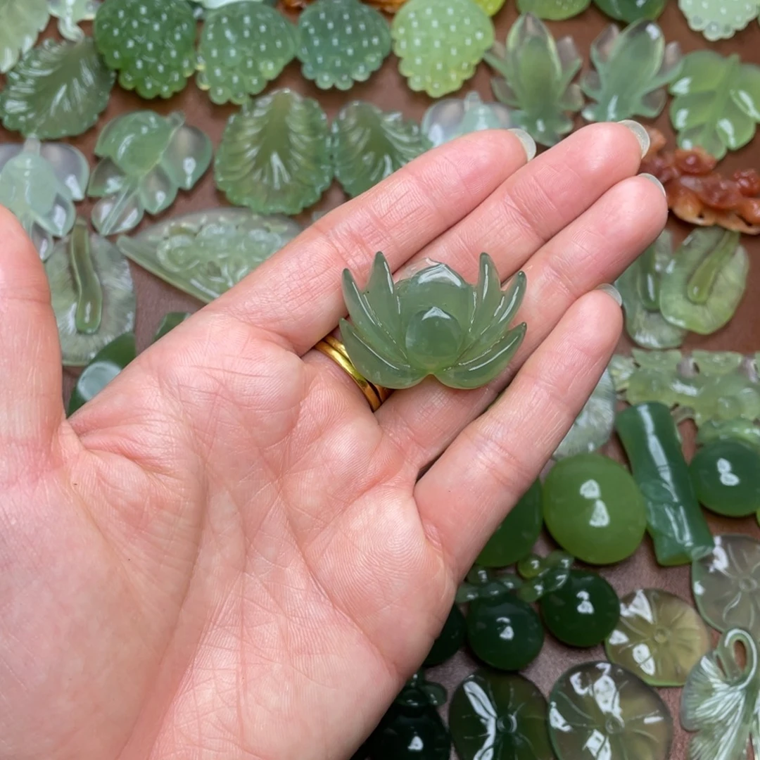 蛇纹石玉合金颈饰