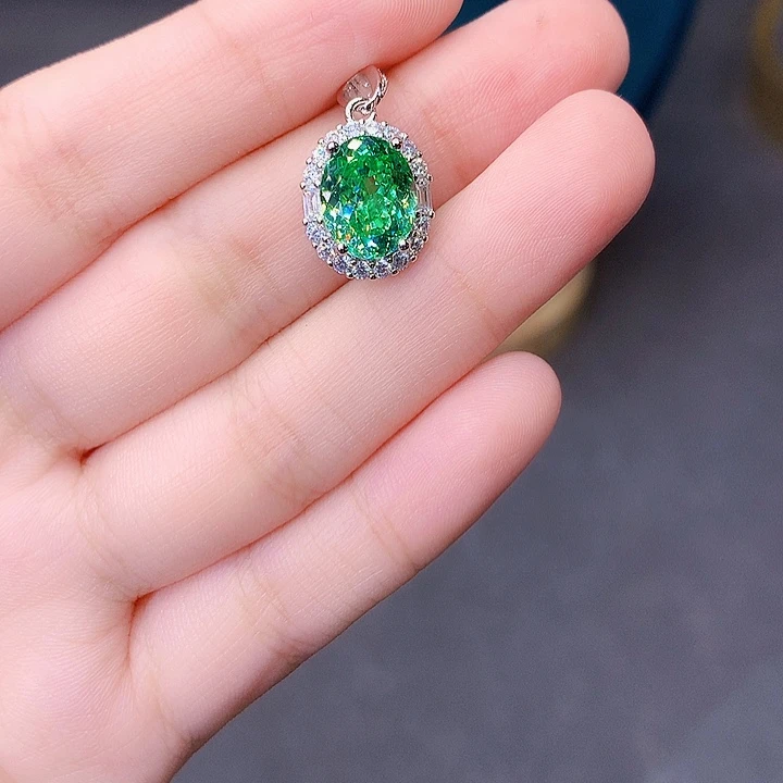 颈饰银S925镶嵌石榴石（沙弗莱）