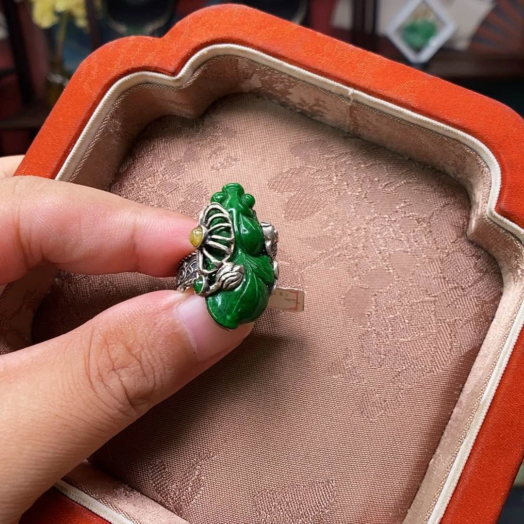 定制翡翠未镶嵌戒指