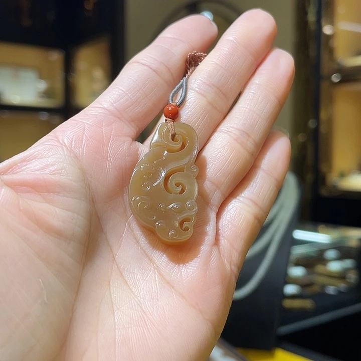 颈饰未镶嵌和田玉必定成龙