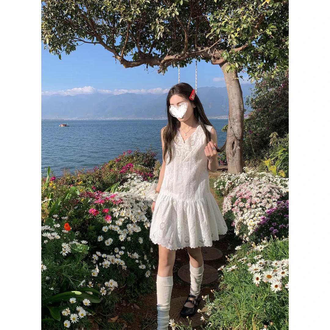 重工V领蕾丝无袖连衣裙夏季新款宽松休闲提花甜美百搭短款裙子女