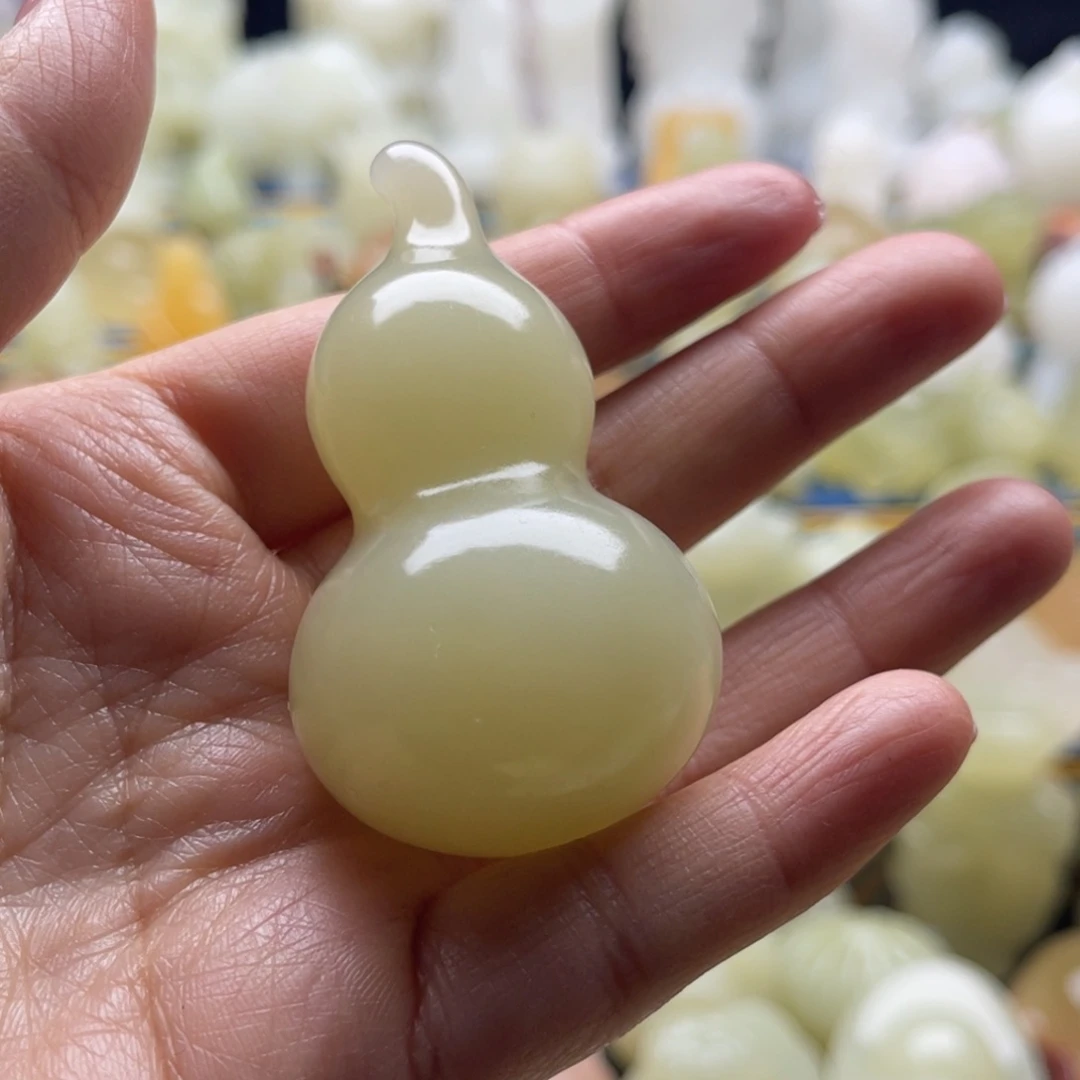 用***1玉天然桌面小摆件