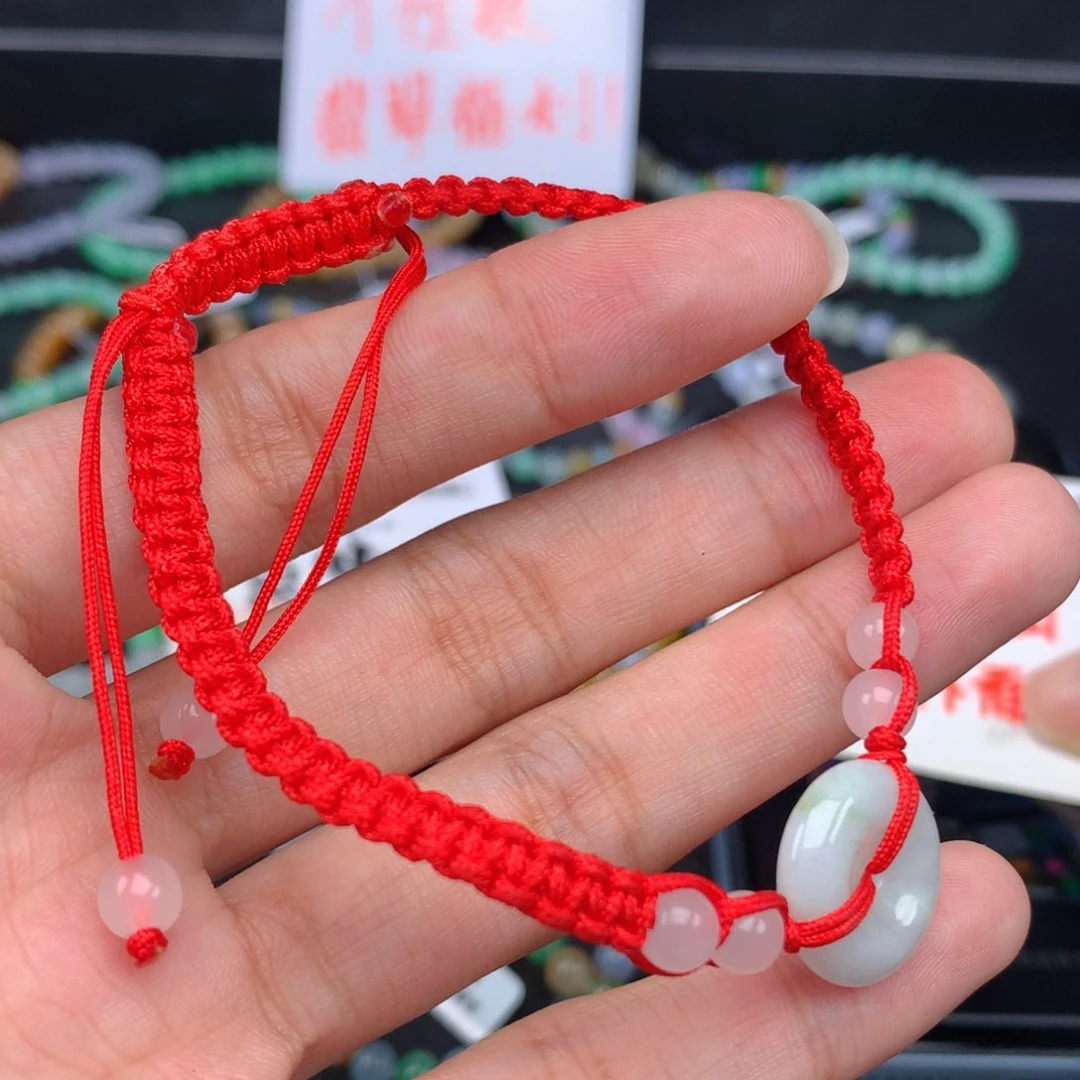 翡翠手链未镶嵌？****6卡