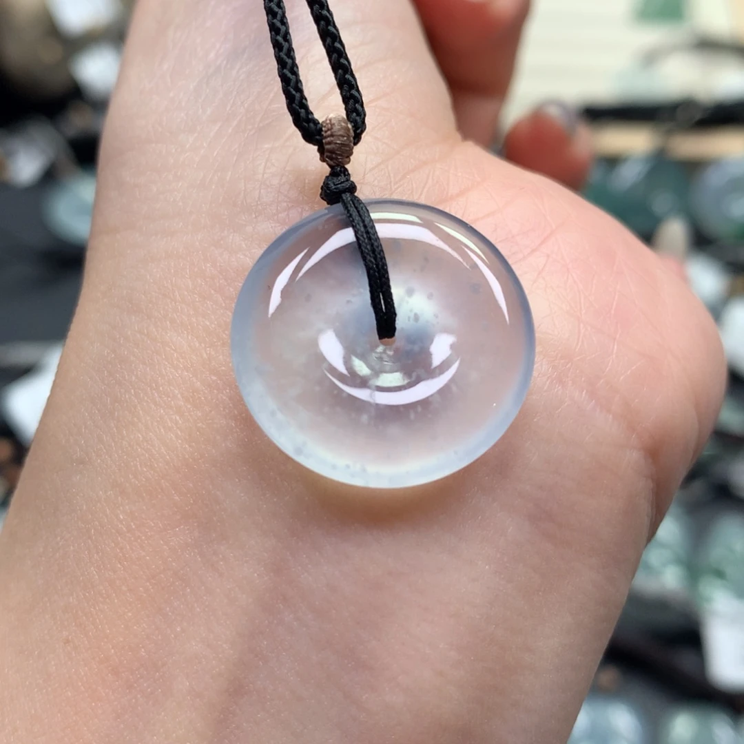 翡翠颈饰未镶嵌扣子