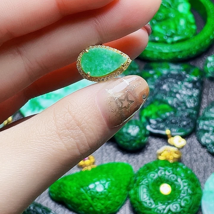 翡翠银S925镶嵌颈饰多样性