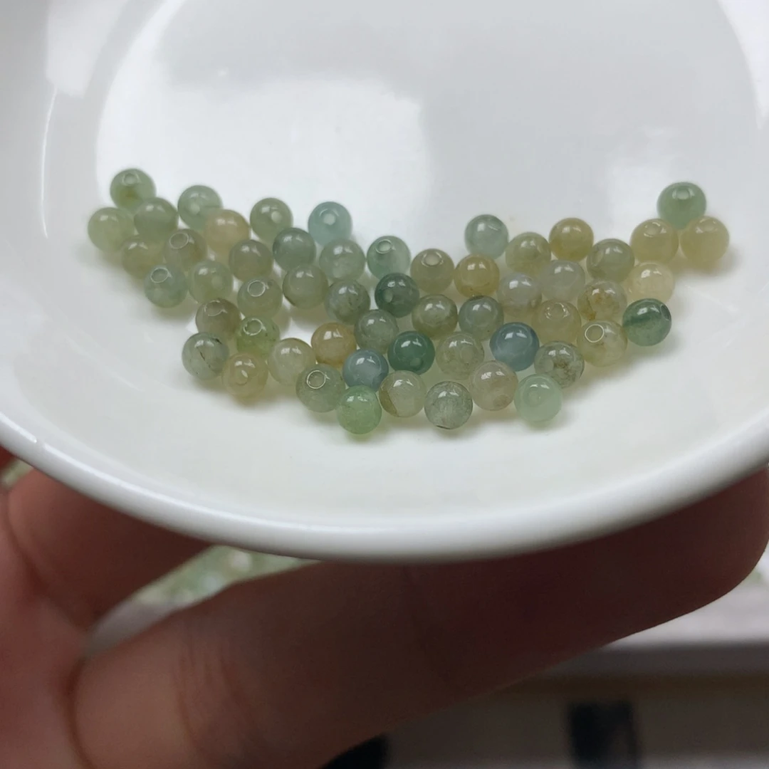 翡翠颈饰未镶嵌卡3➕。50颗。单圈。