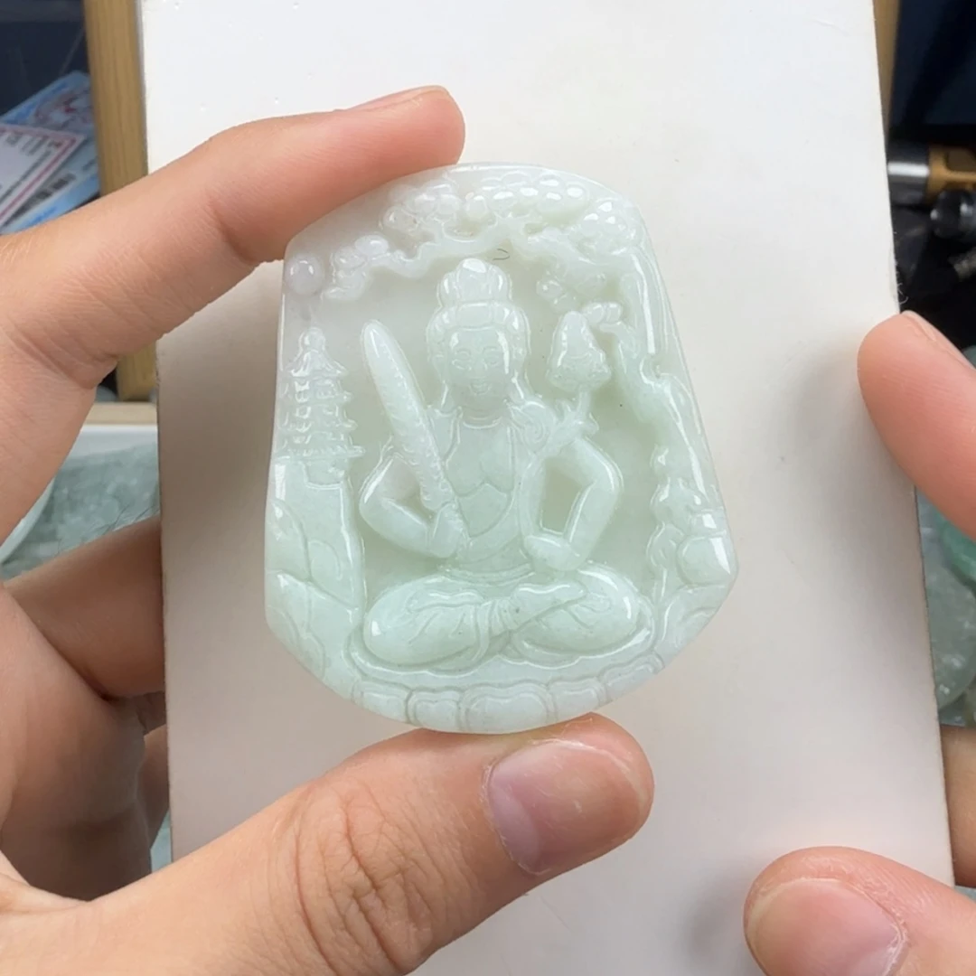 翡翠挂件未镶嵌翡翠