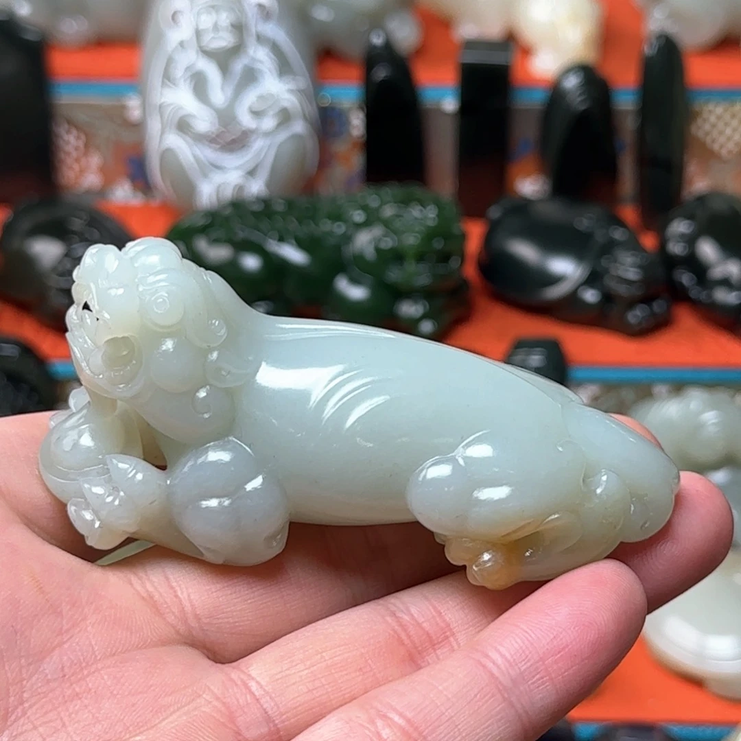 颈饰未镶嵌和田玉（糖玉）