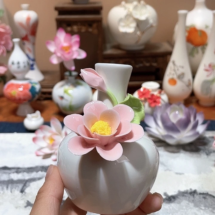 手工陶瓷精致摆件