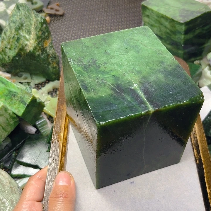 未镶嵌和田玉珠宝半成品