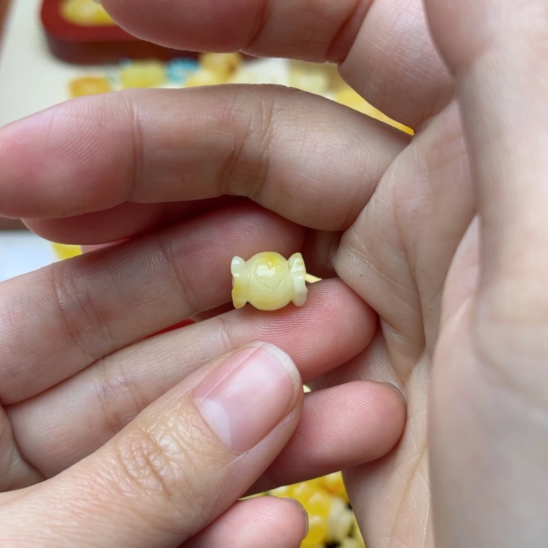 【闪购商品】蜜蜡裸石未镶嵌配饰