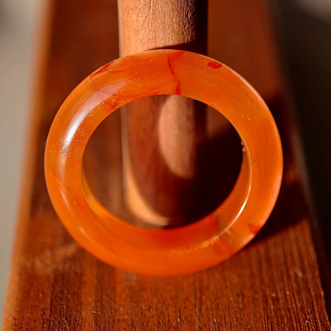 【杰韵】原矿无优化南红川料联合冰飘粉红调戒圈跑环内径22厚5高7.8