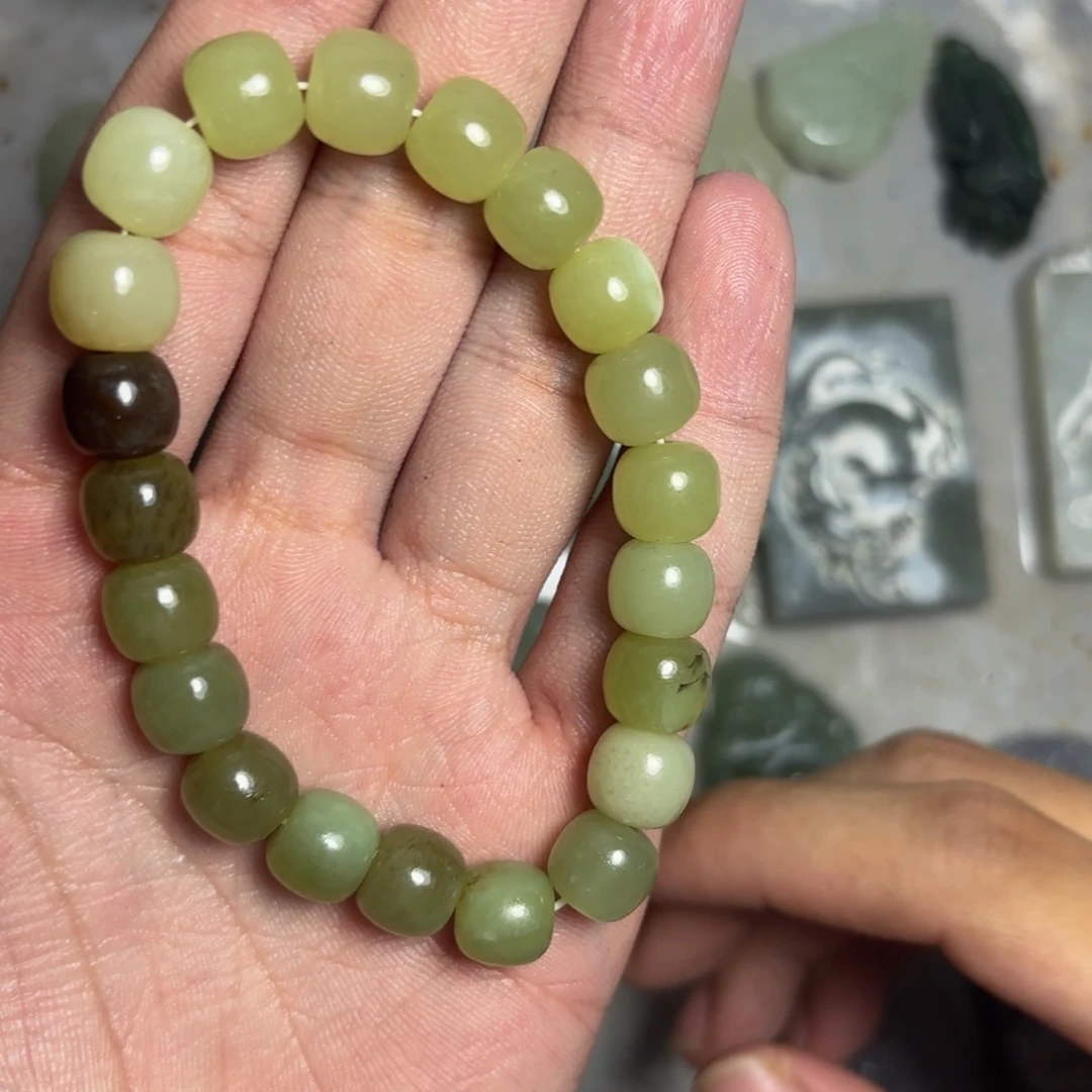 颈饰未镶嵌和田玉