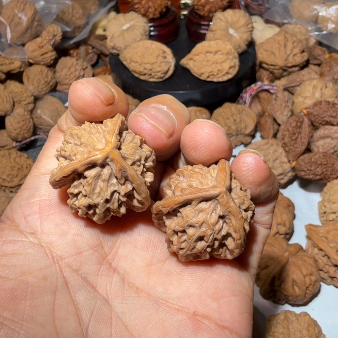 把件文玩核桃盘山三棱34有色差微修尖