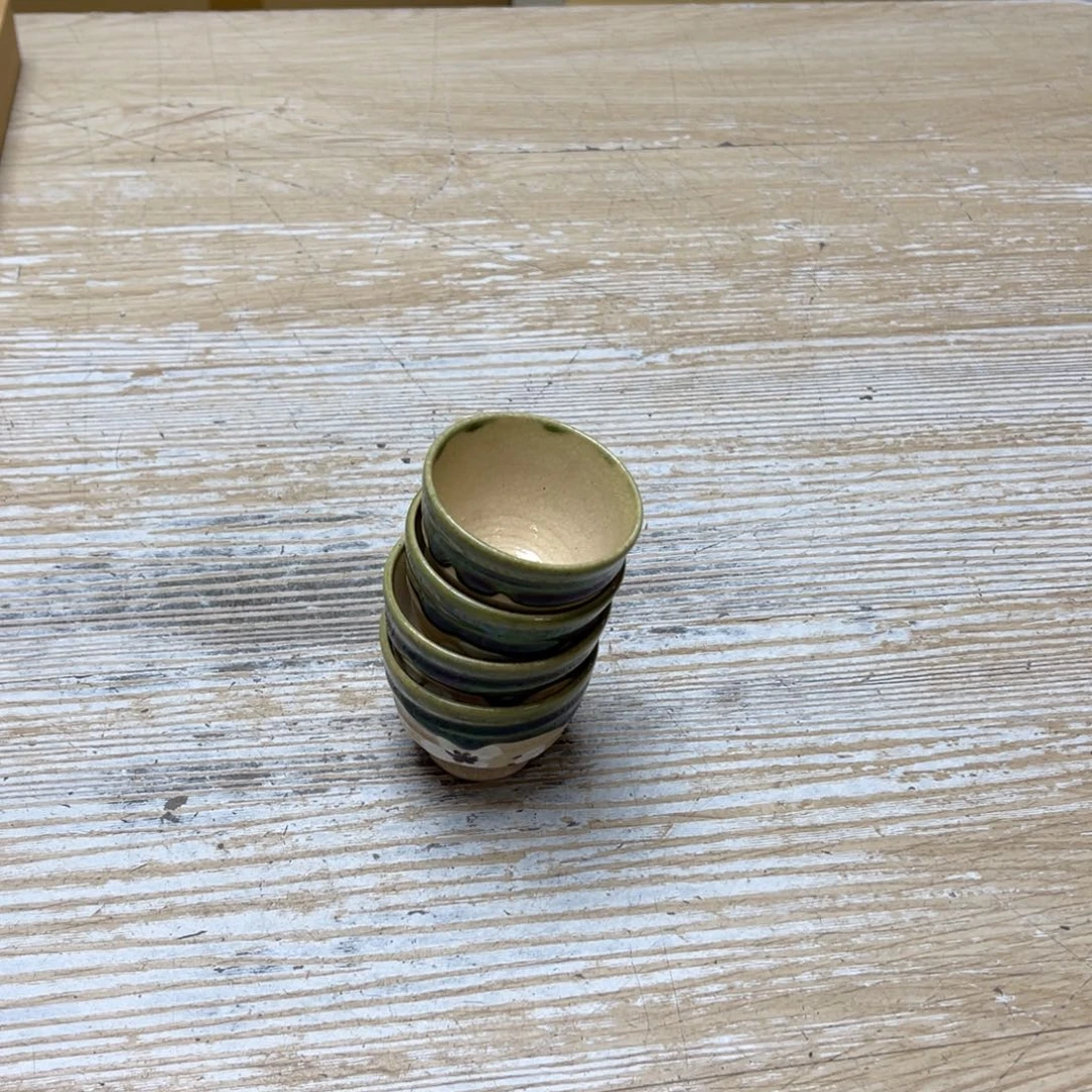 瓷片靓**！密密麻麻地排列着一个