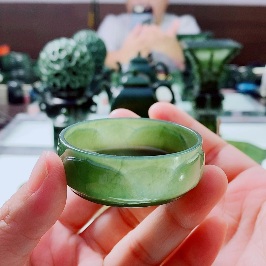 未镶嵌和田玉（青玉）摆件微瑕