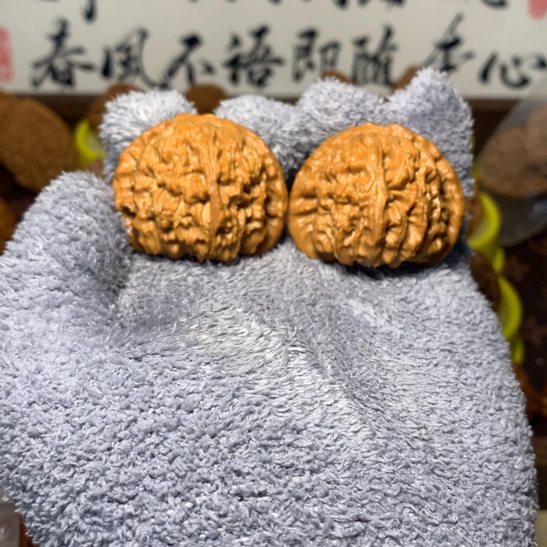 文玩核桃吊坠全品球白