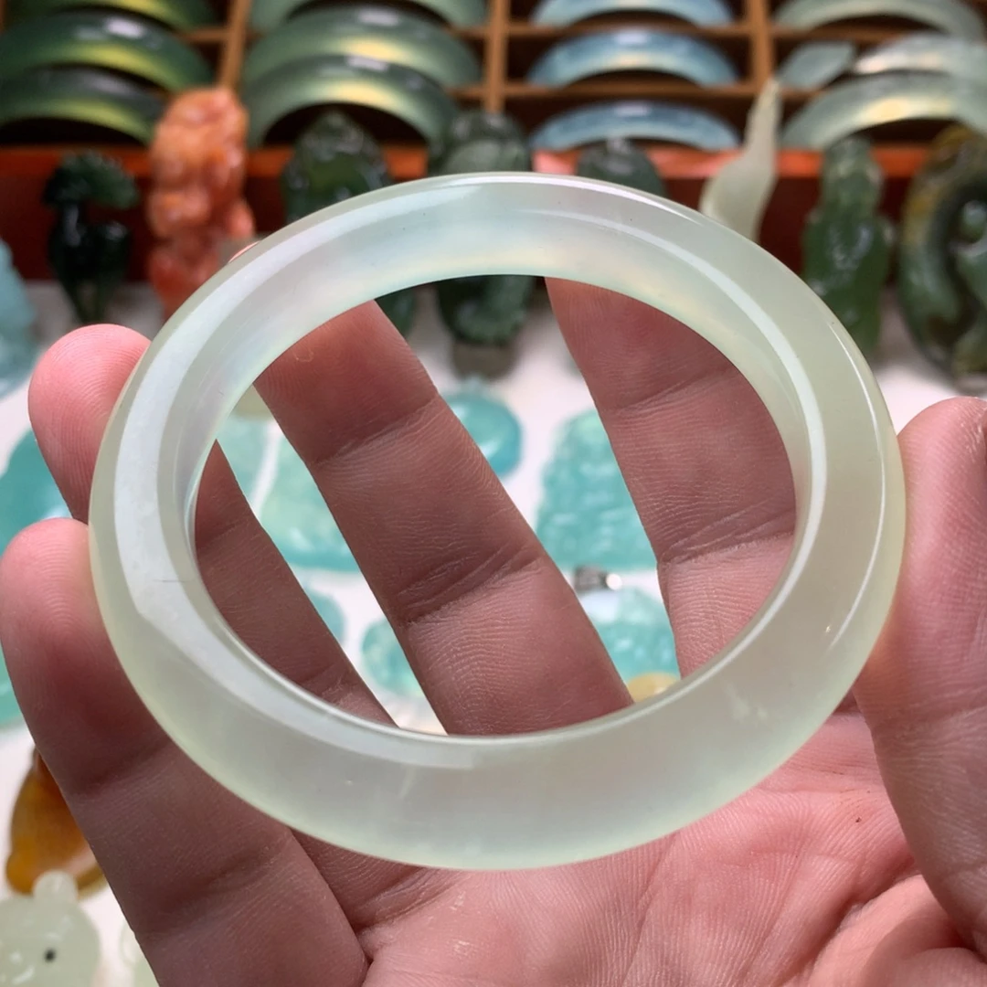 蛇纹石玉未镶嵌手镯