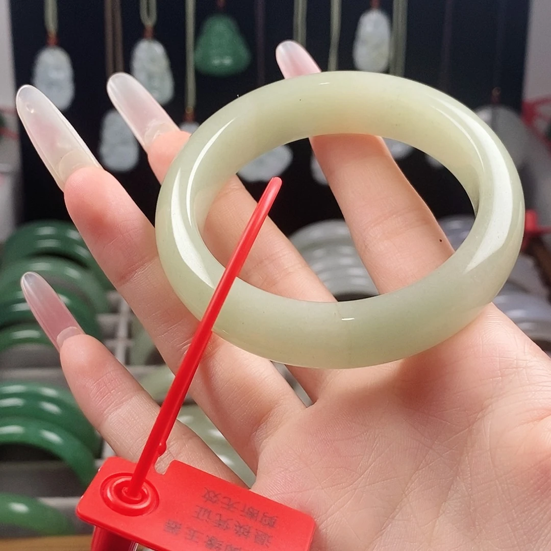 东陵石未镶嵌手镯