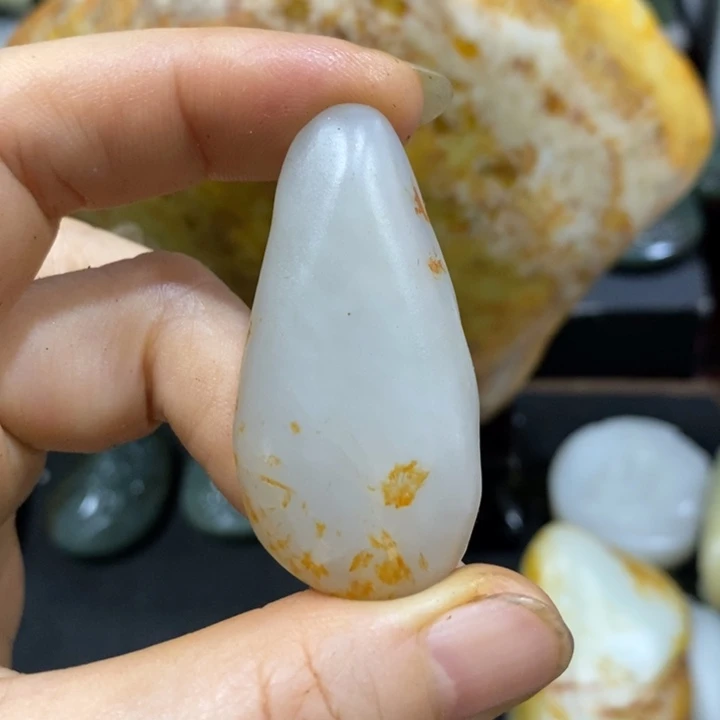 未镶嵌和田玉（糖玉）挂件