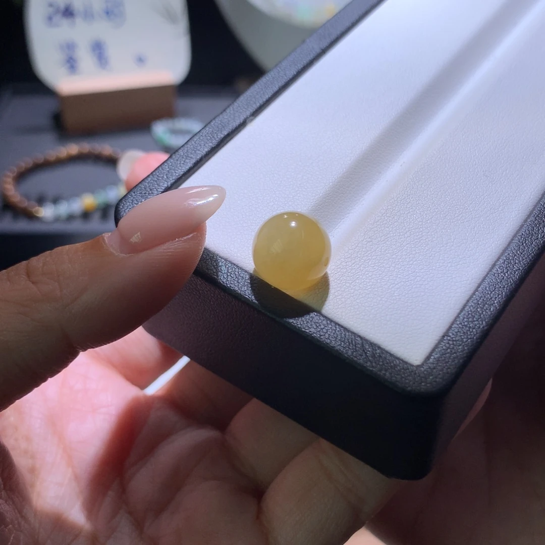 翡翠散珠满色黄翡卡12