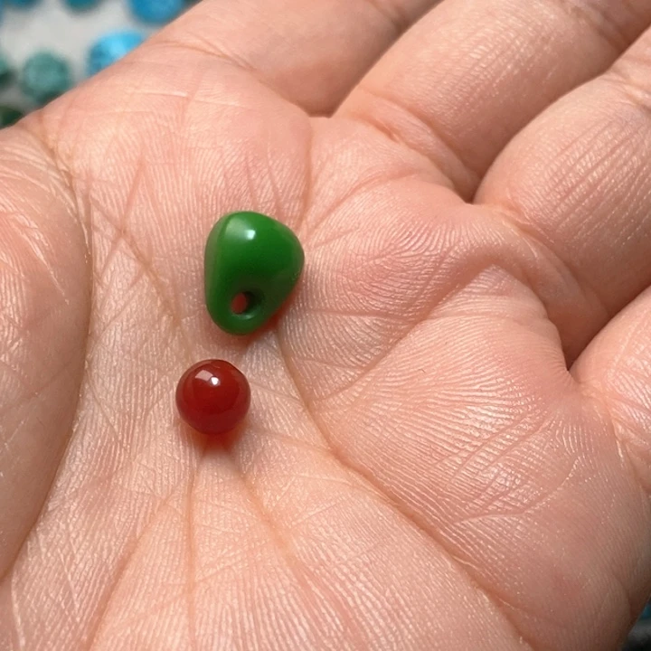 颈饰未镶嵌南红玛瑙