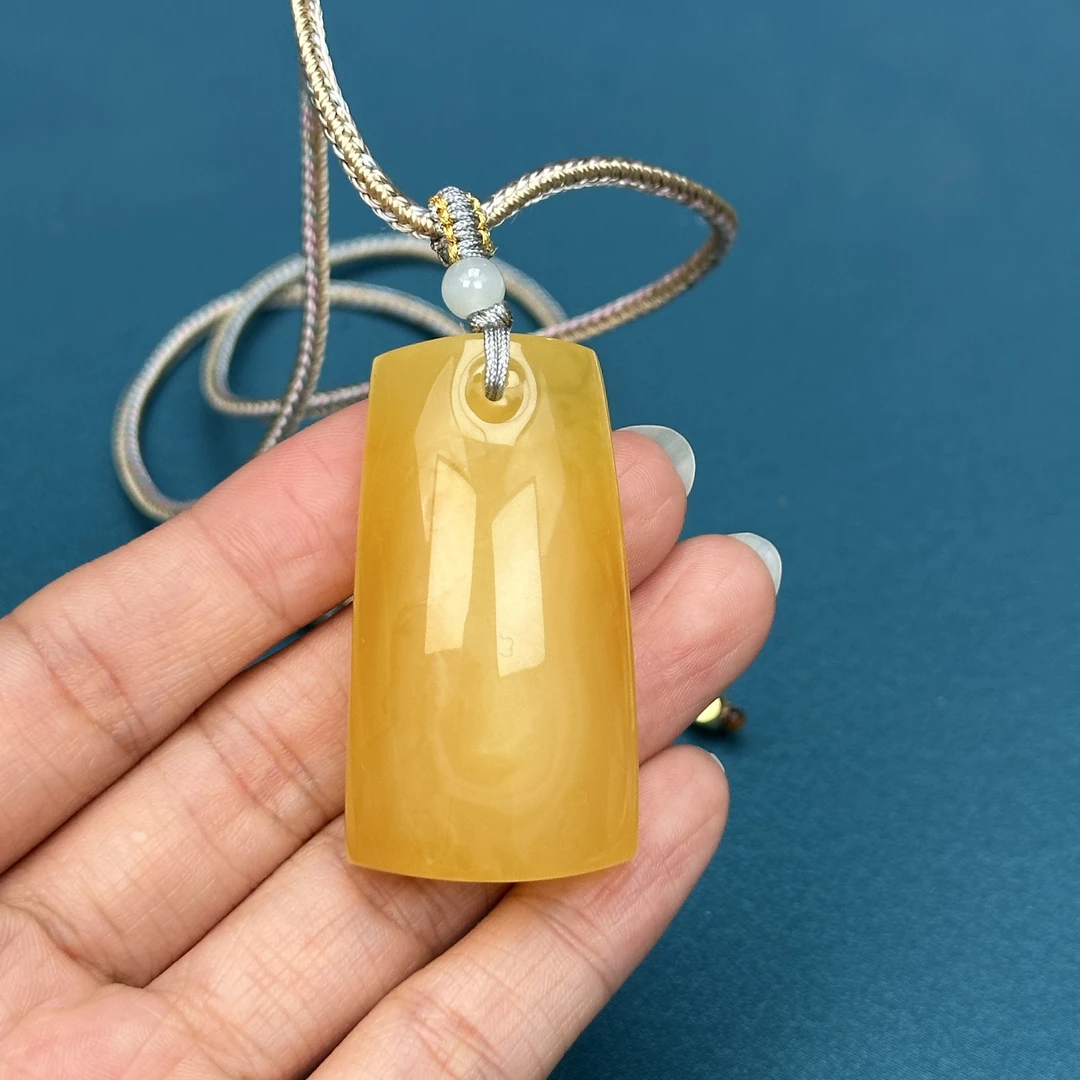 Y4405天然原矿蜜蜡鸡油黄无事牌 25X46X14mm抖音基地质检发货